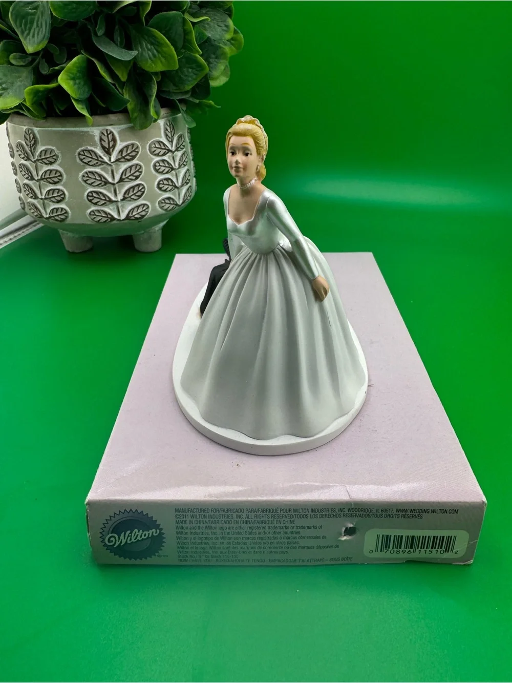 Wilton Funny Wedding Groom’s Cake Topper Figurine Bride Dragging Groom New